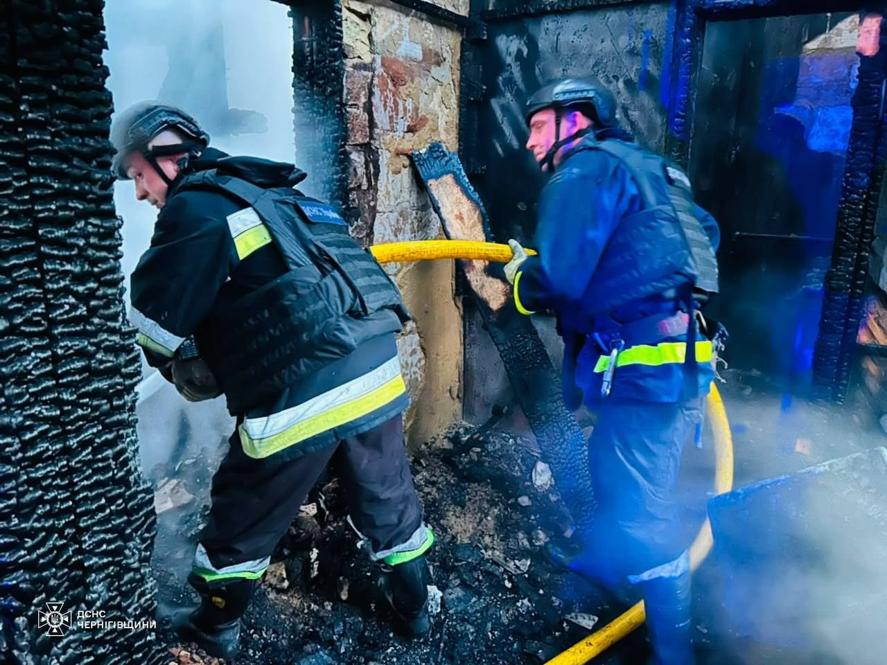 П’ятеро травмованих на Чернігівщині: дрон влучив у будинок, де була родина з трьома дітьми