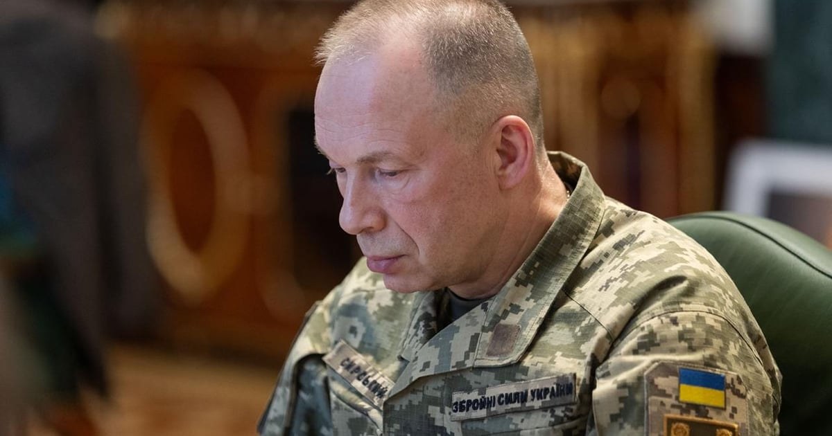 Зеленський готовий звільнити Сирського за умови збереження оборони 1200-кілометрового фронту