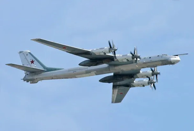 Супутникове фото показало наслідки удару по Ту-95 на аеродромі «Енгельс-2»