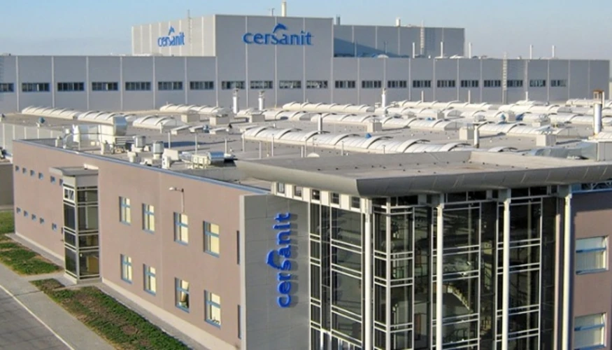 Cersanit зупинила завод у Звягелі: тисяча працівників без роботи після ударів дронів