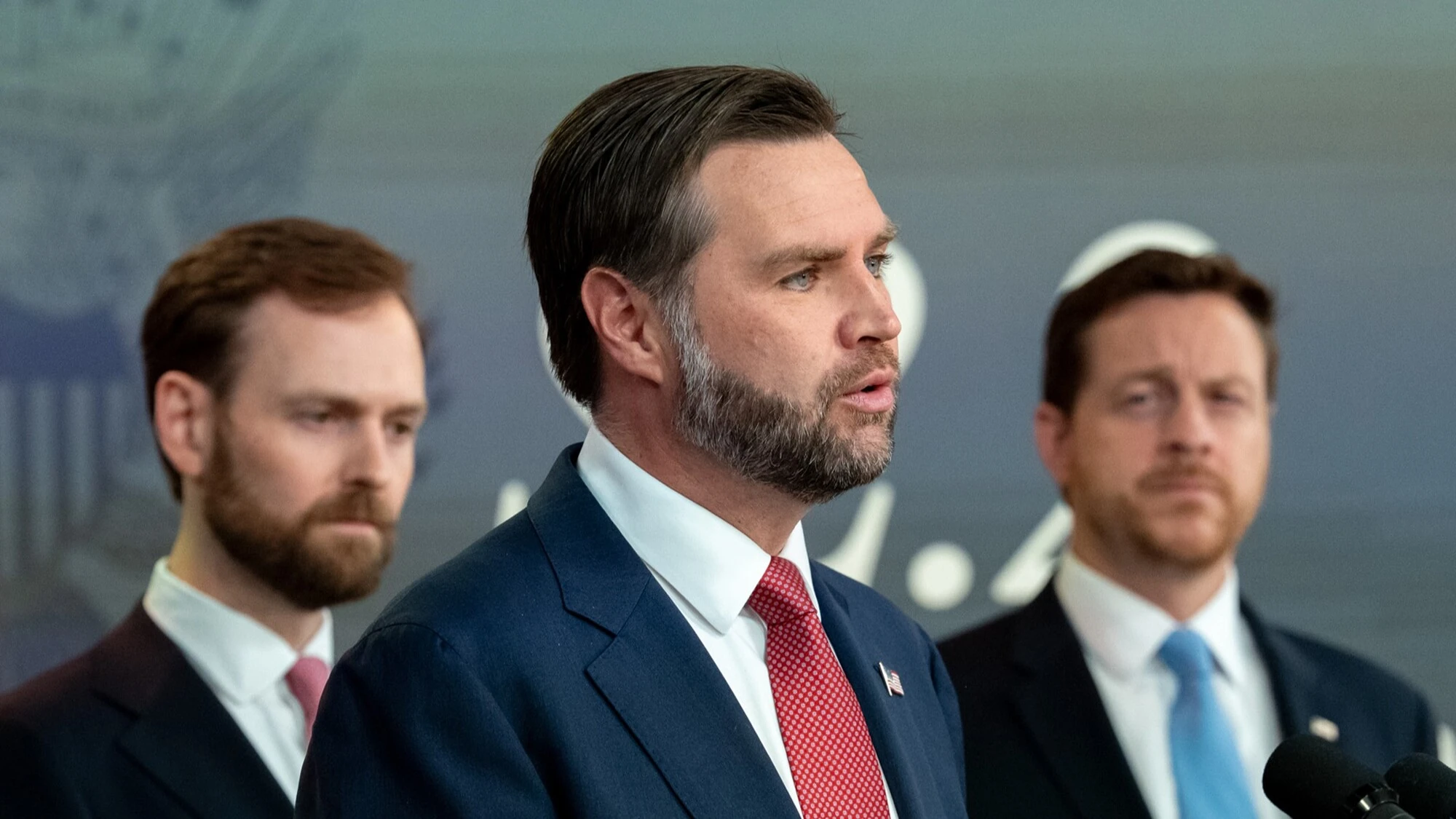 Венс про роль Віткоффа: звільнення Габбарда важливіше за слова