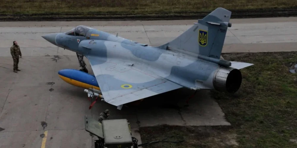 Винищувач Mirage 2000-5F та ракета S8000 «Бандероль» (ілюстративне фото)